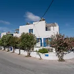 Livadia Seaside 8 Páros