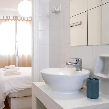 Livadia Seaside 8 Guest house *